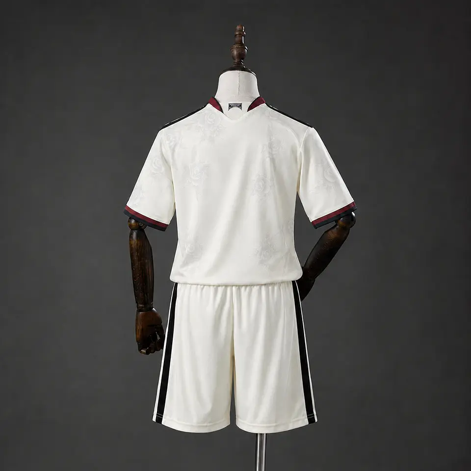 MANCHESTER UNITED 26/27 (Third) Kit Criança 2