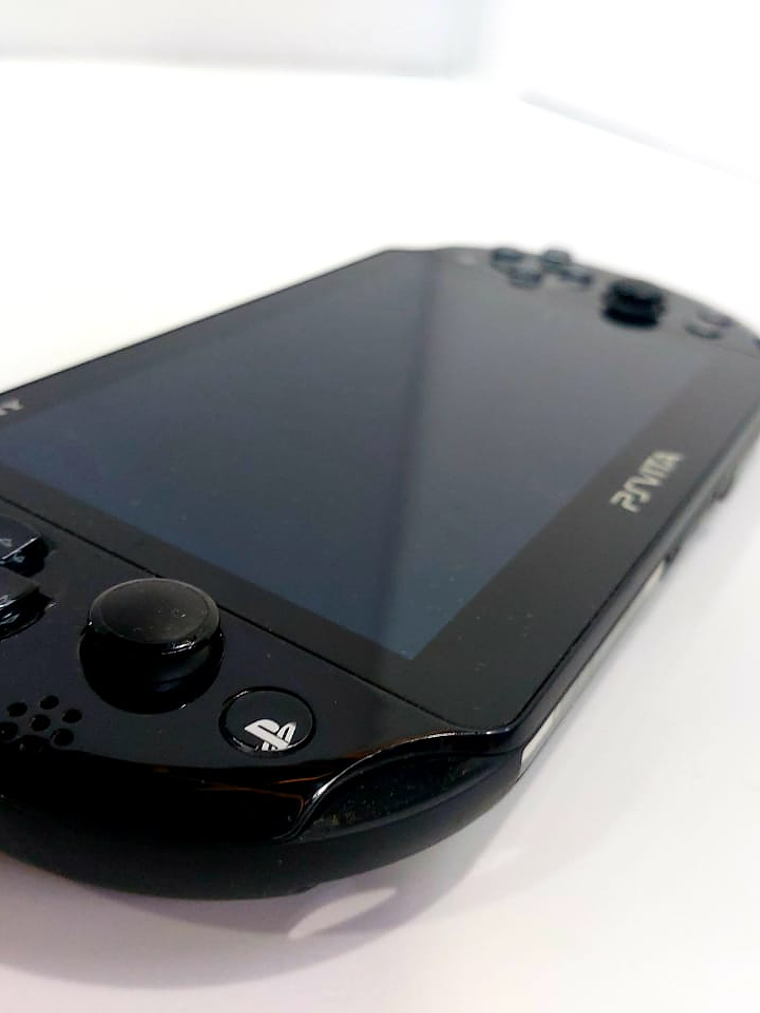 PS VITA SLIM CON MEMORIA 128GB DESBLOQUEDA CON JUEGOS 6