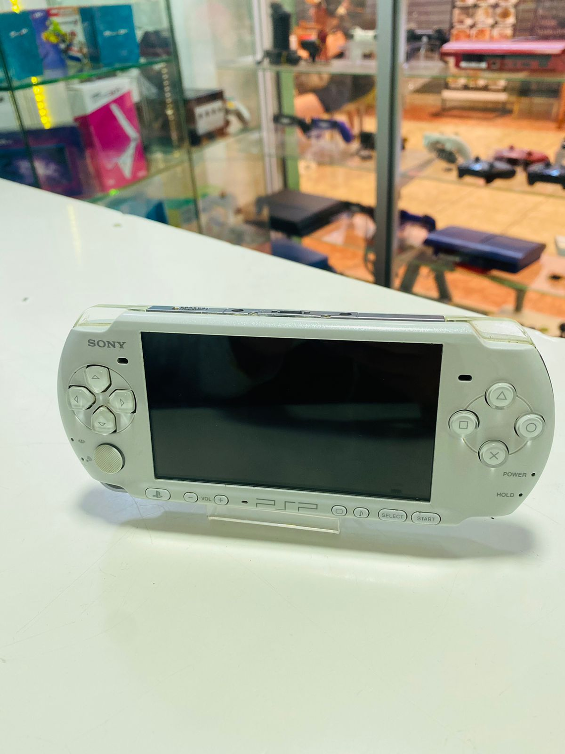 PSP 3000 SLIM CON 64GB DESBLOQUEADA  CON MAS 100 JUEGOS 15