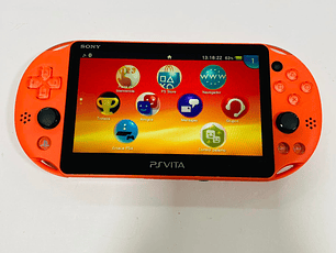 PS VITA SLIM CON MEMORIA 64GB DESBLOQUEDA CON JUEGOS