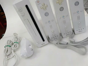 NINTENDO WII DESBLOQUEADA CON MAS DE 1000 JUEGOS 3 MANDOS