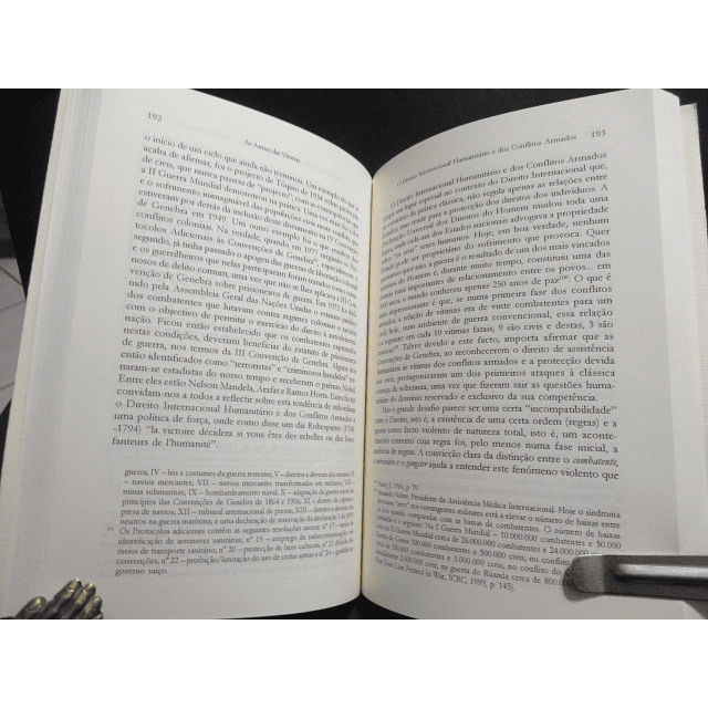 As Armas Das Vítimas/Direito Internacional Humanitário 2005 Francisco Da Silva Leão
