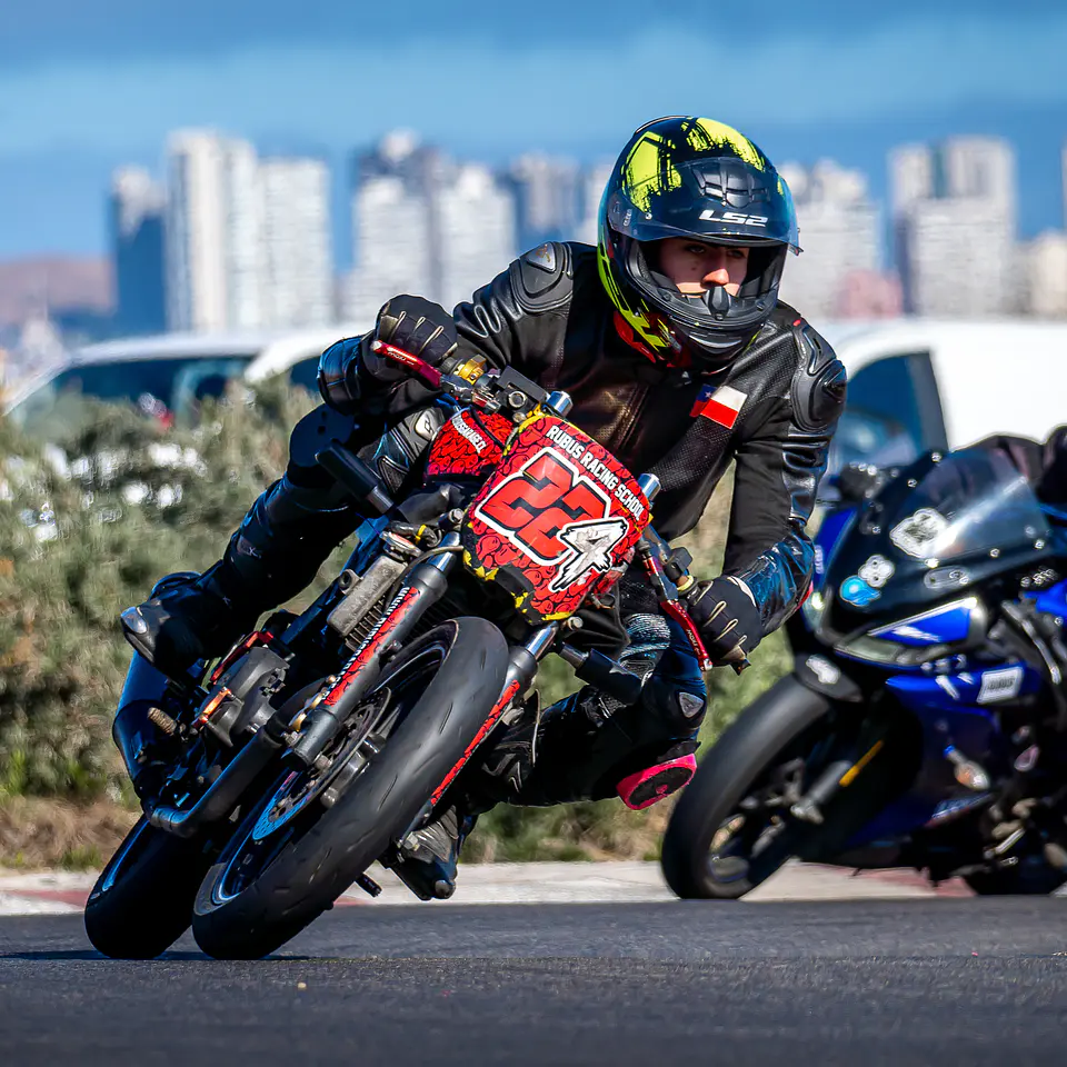 RIDER X 1 DÍA YAMAHA R15 (Promoción) 1