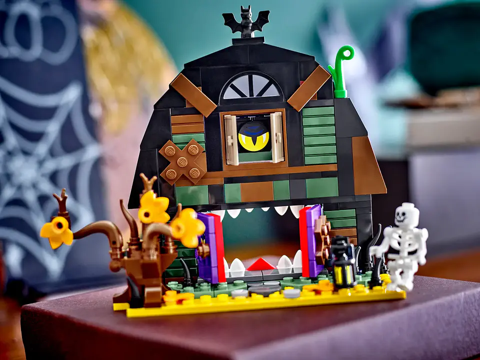 LEGO 40721: Granero de Halloween 4