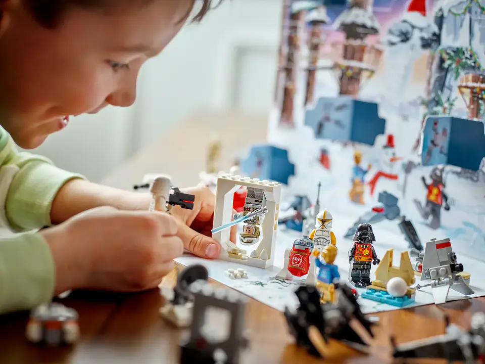 LEGO 75340: Calendario de Adviento LEGO Star Wars 6