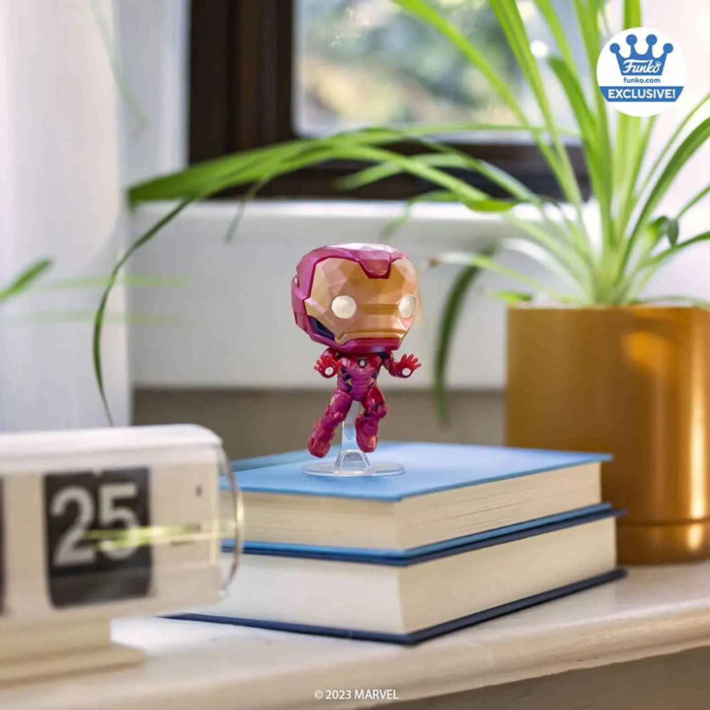 Funko Pop! Iron Man (Facet) #1268 - Marvel: Disney 100 años 3