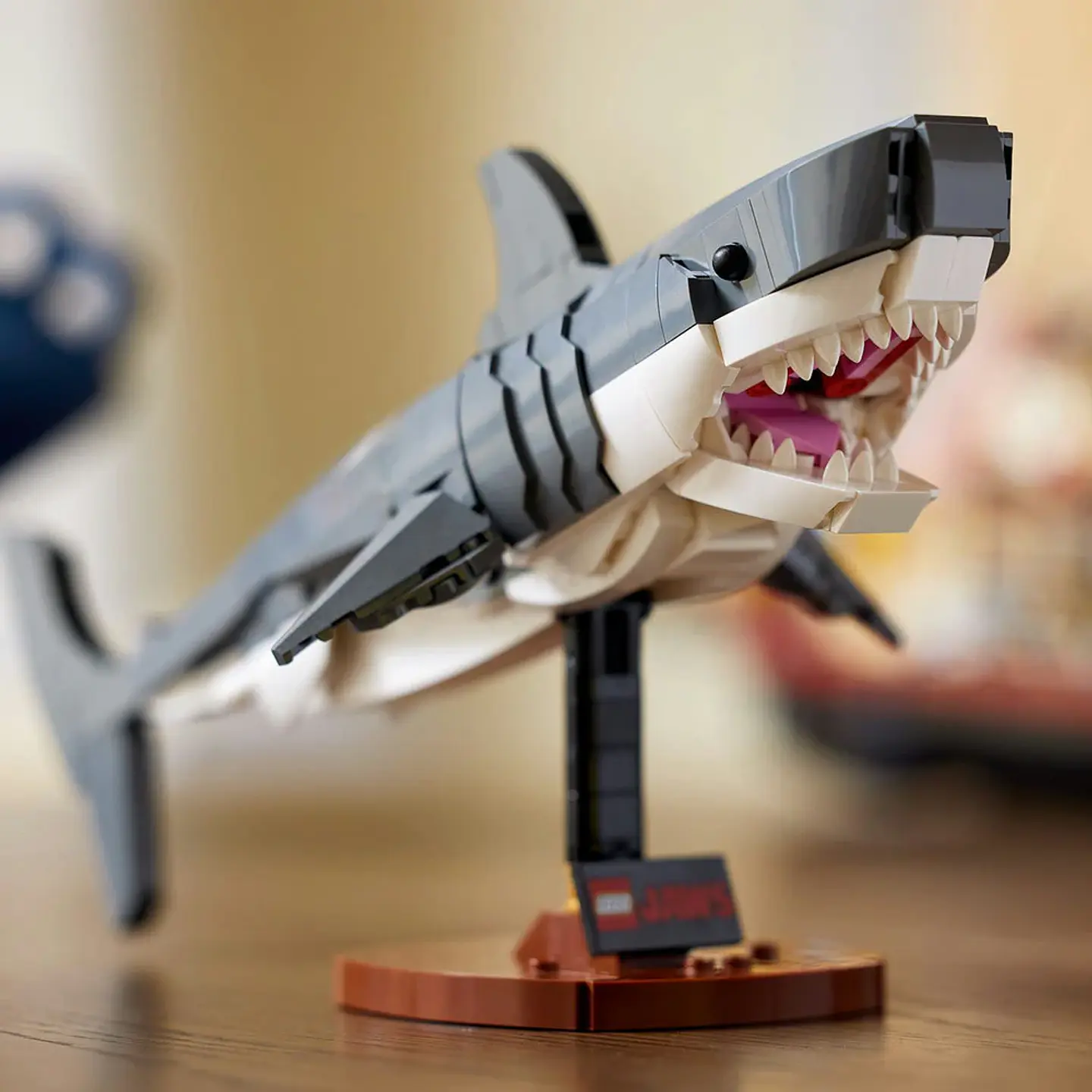 LEGO 21350: Tiburón 4