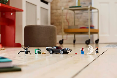 LEGO 76309: Spider-Man vs. Coche Brutal de Venom