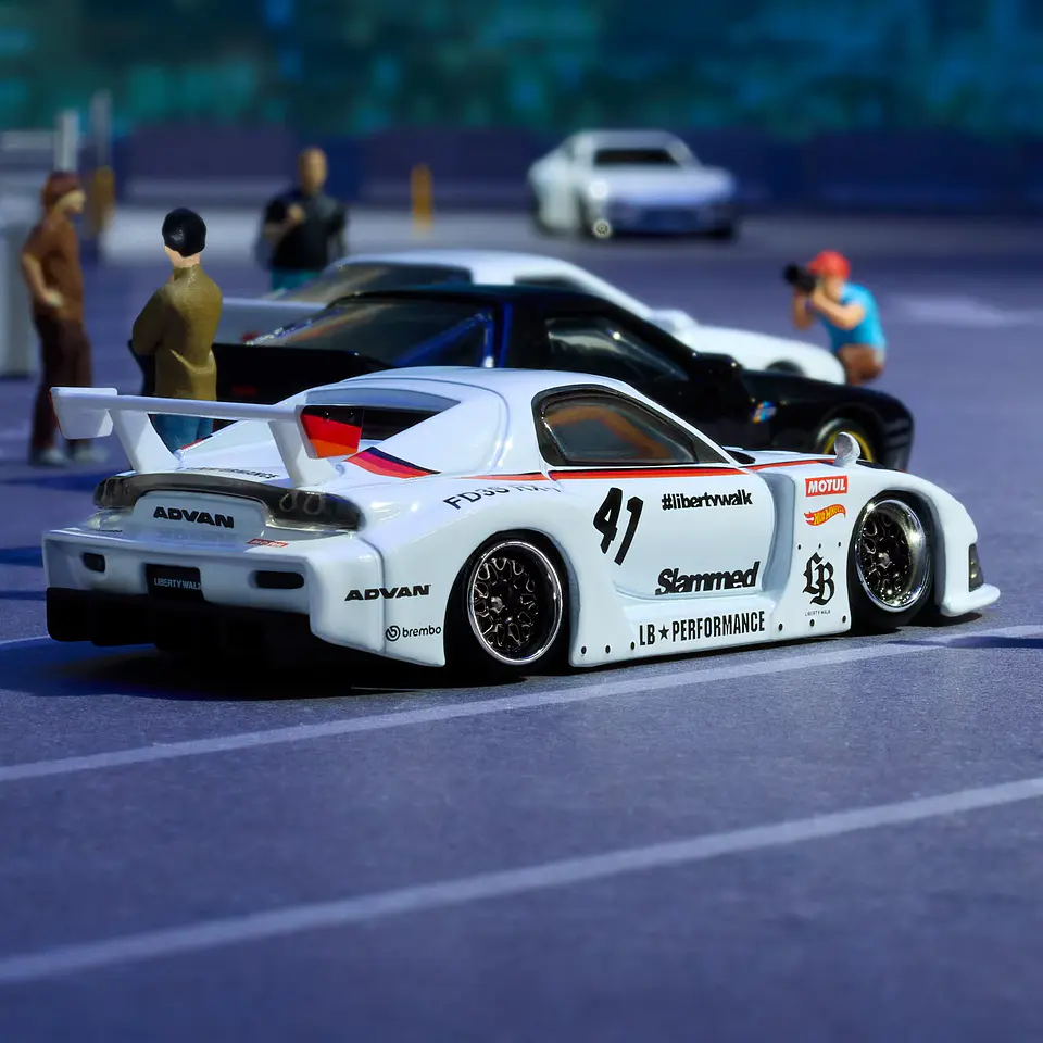 Hot Wheels Elite 64: Mazda RX-7 Liberty Walk 3