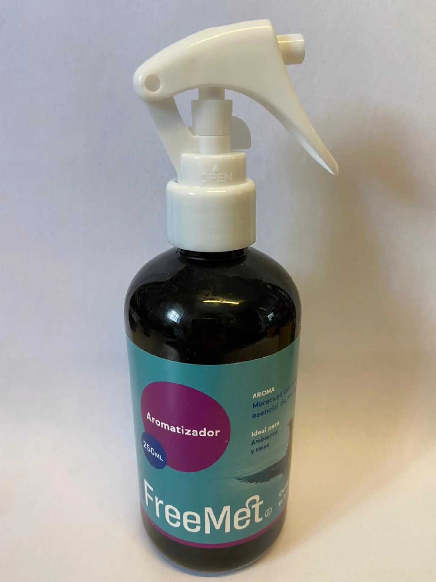 Aromatizador Maracuya y Hierbas 250ml Freemet 1