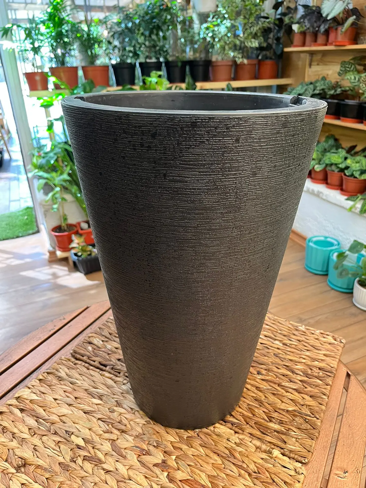 Plantas RV - Macetero Grafiato Negro 64 CM 1