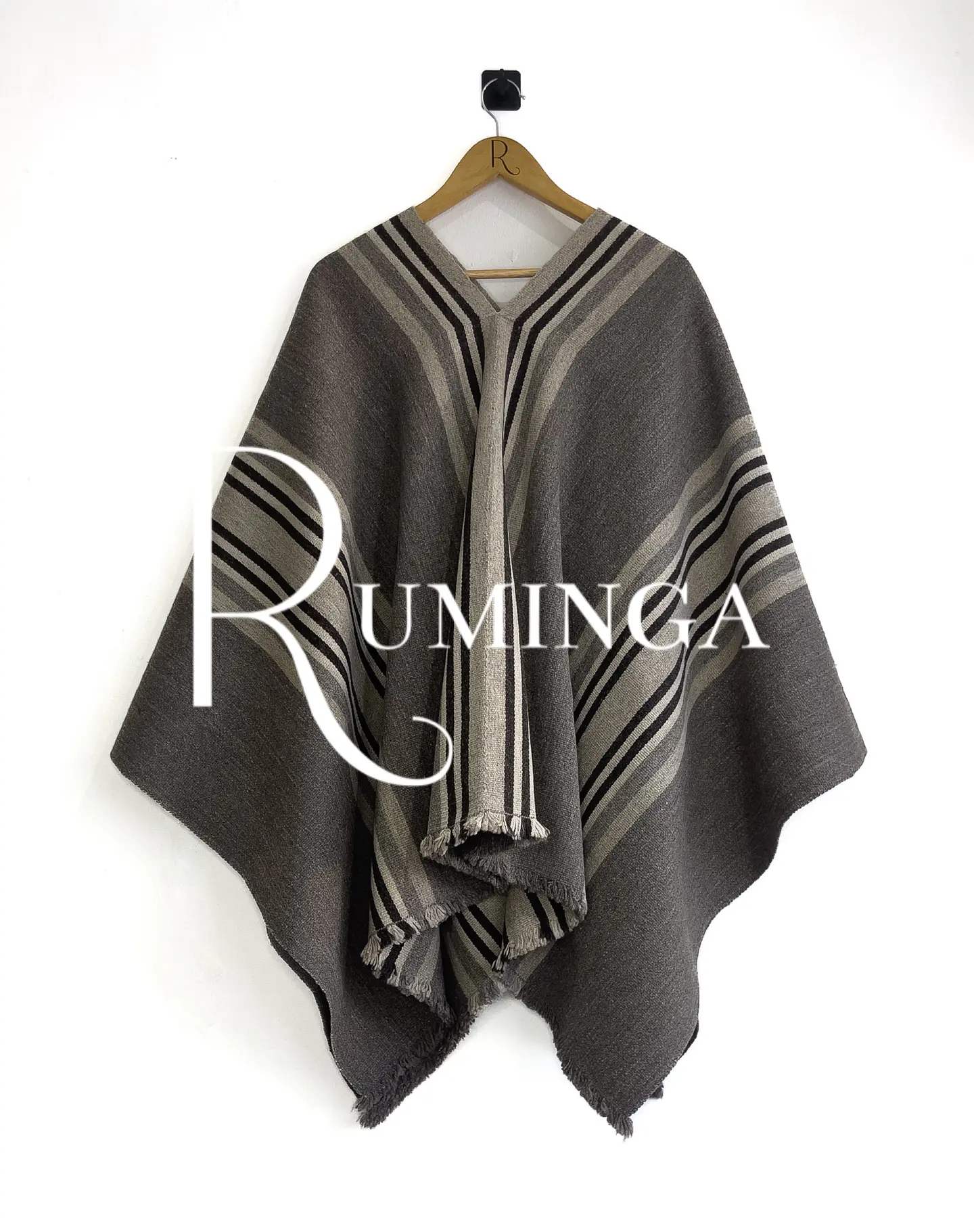 Poncho extra fino con flecos  1