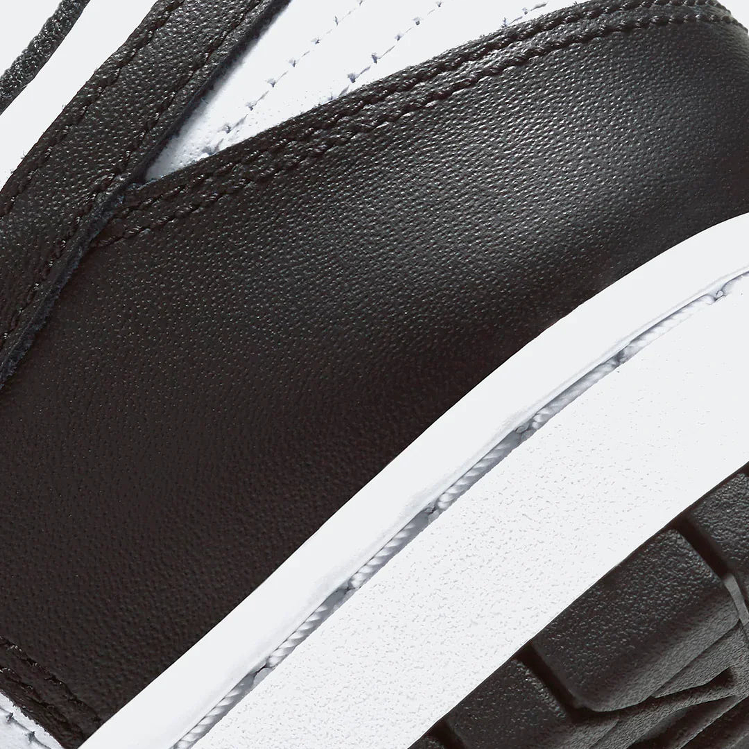 NIKE DUNK LOW RETRO 'PANDA' - MUJER 6