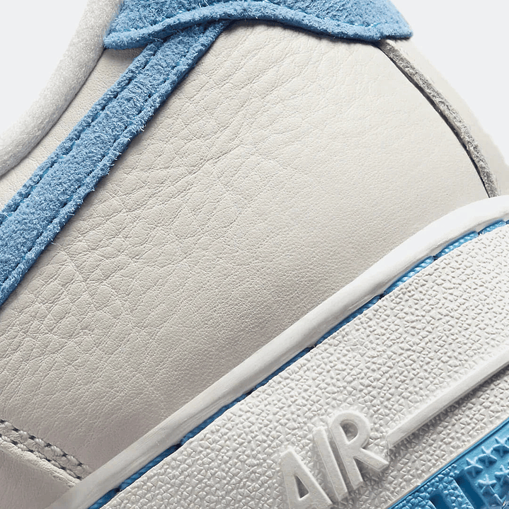 NIKE AIR FORCE 1 LOW LXX UNIVERSITY BLUE - MUJER 5