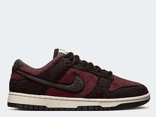NIKE DUNK LOW SE 'FLEECE PACK BURGUNDY CRUSH - MUJER