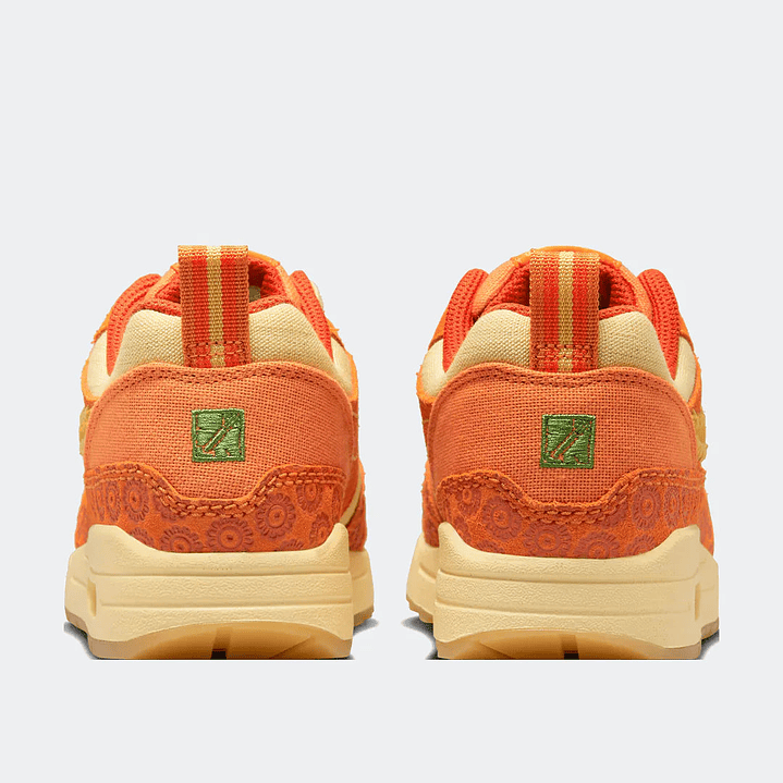 NIKE AIR MAX 1 PRM SOMOS FAMILIA- MUJER 4