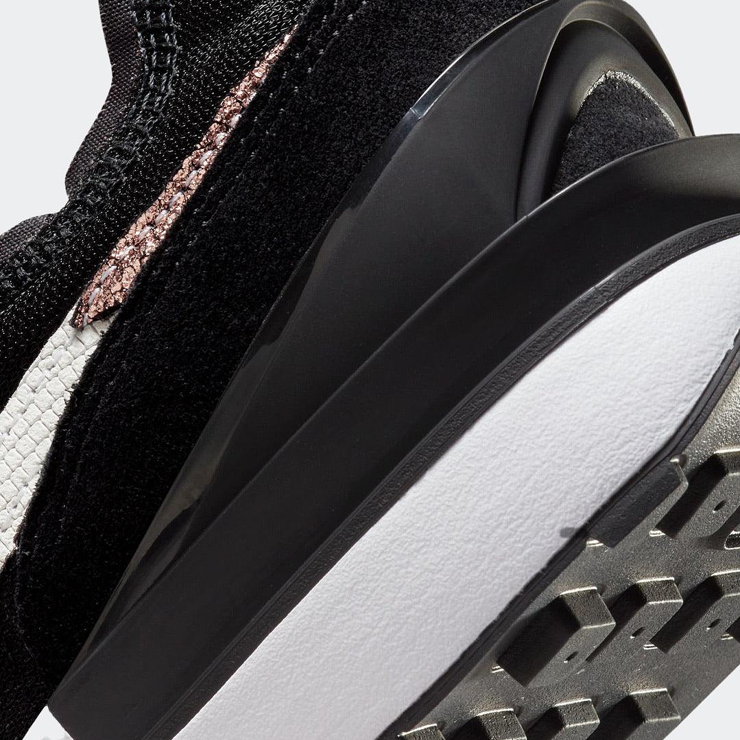 NIKE WAFFLE ONE SE - MUJER 3