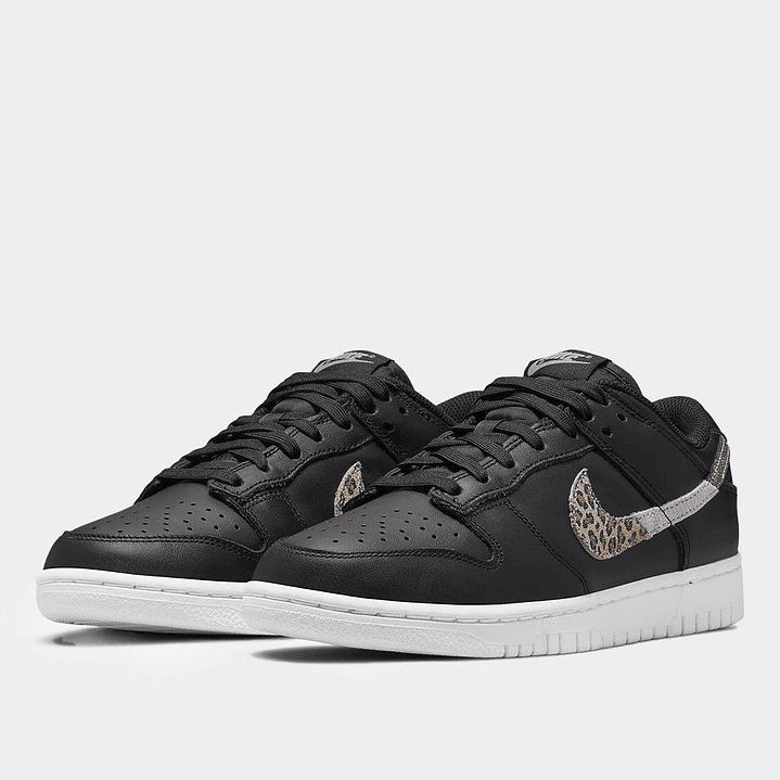 NIKE DUNK LOW SE 