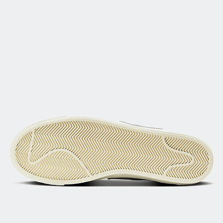 NIKE BLAZER LOW '77 JUMBO 9