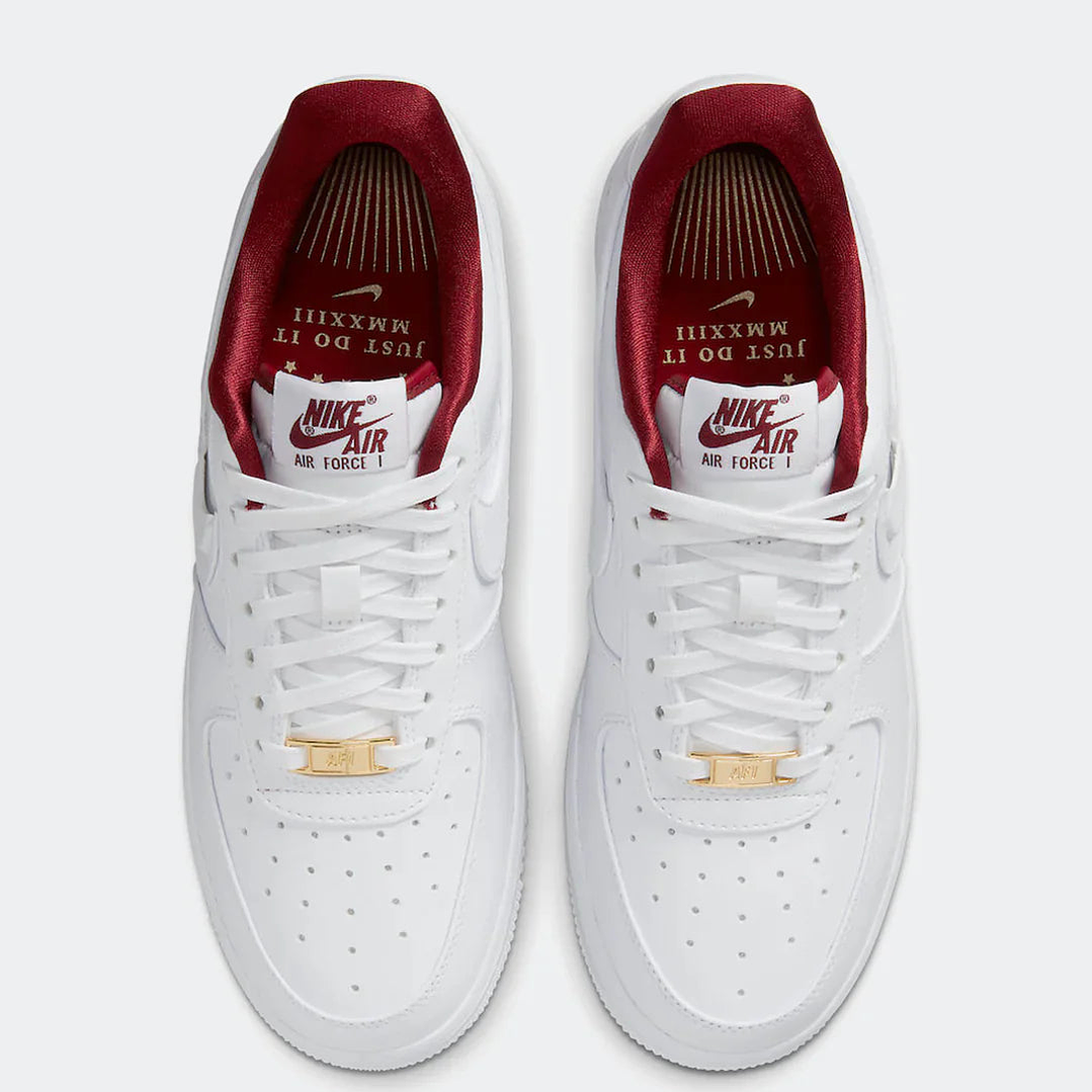 NIKE AIR FORCE 1 '07 SE SWOOSH POCKET - MUJER 4