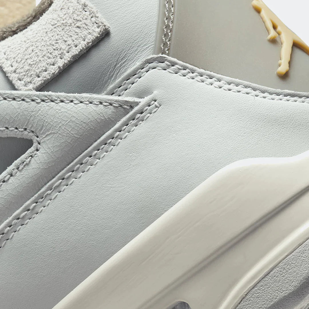 JORDAN 4 RETRO SE CRAFT PHOTON DUST 9