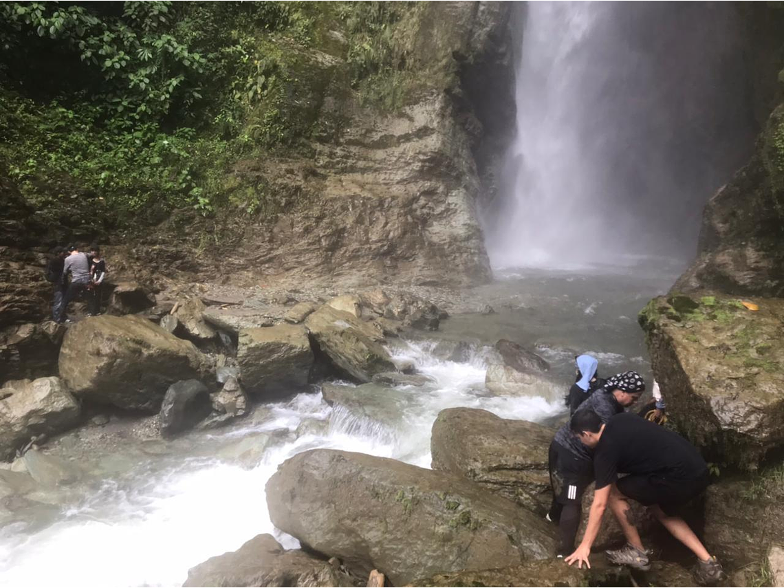 Promenez-vous dans les cascades de Rio Verde