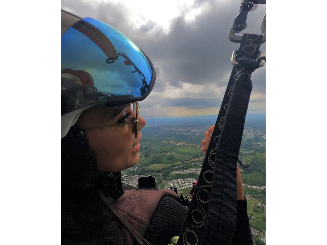 Paragliding flight Calarca