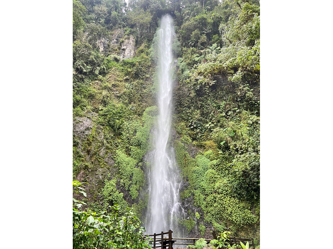 Vive La Cascada Los Frailes