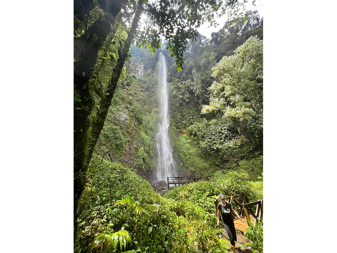 Vive La Cascada Los Frailes