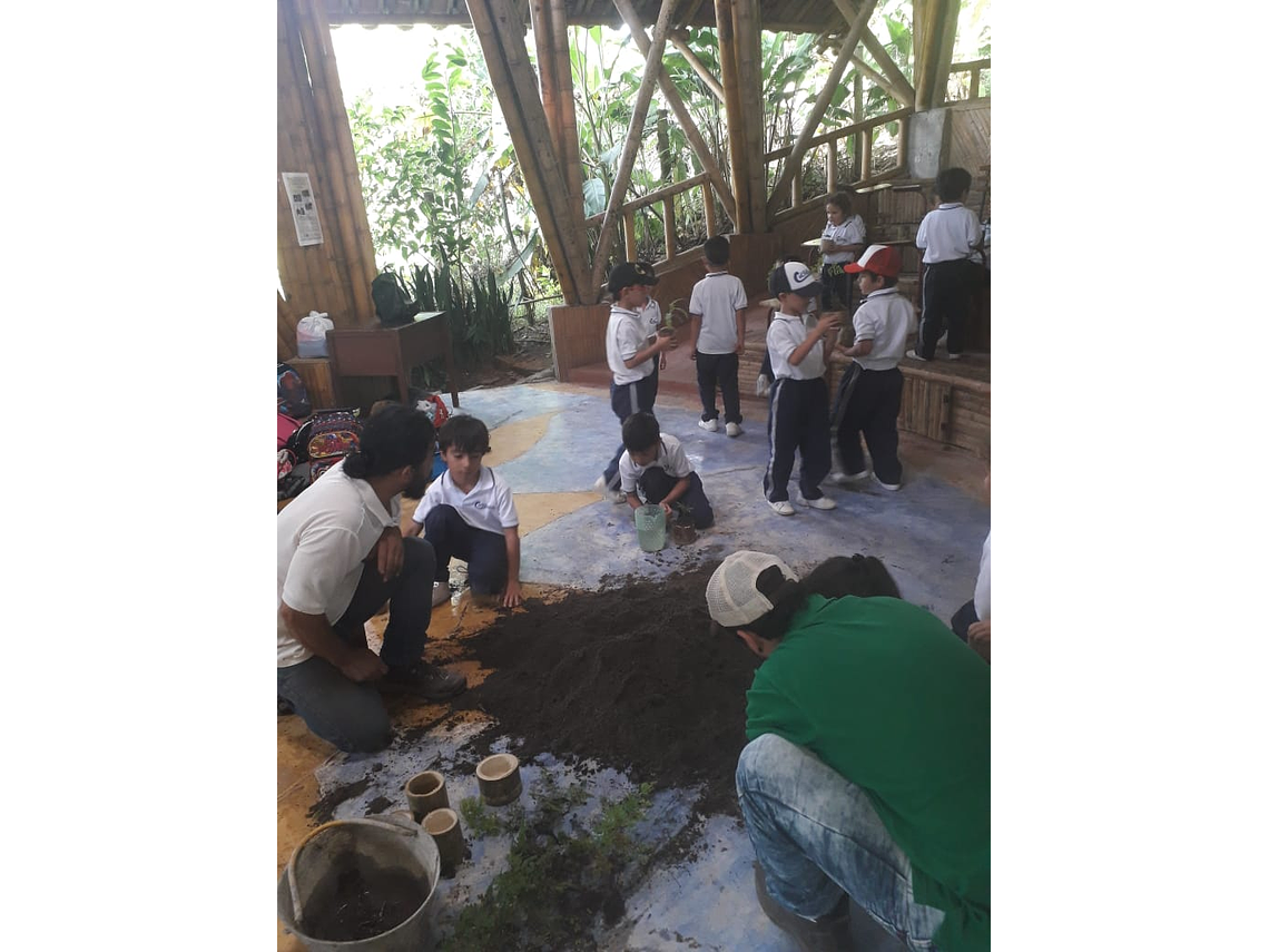 Recorrido Agroecológico y Permacultural en la Granja de Mamá Lulú