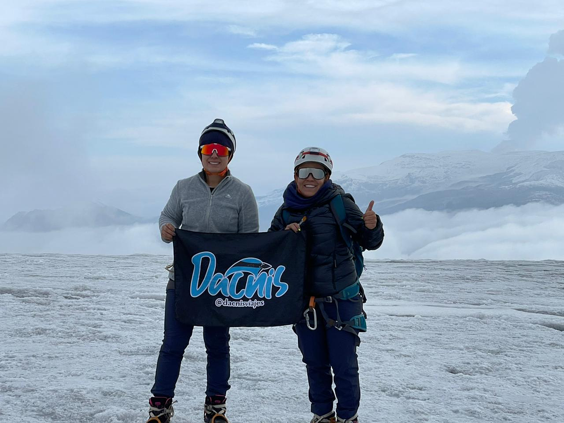 Santa Isabel Summit – Glacier Expedition