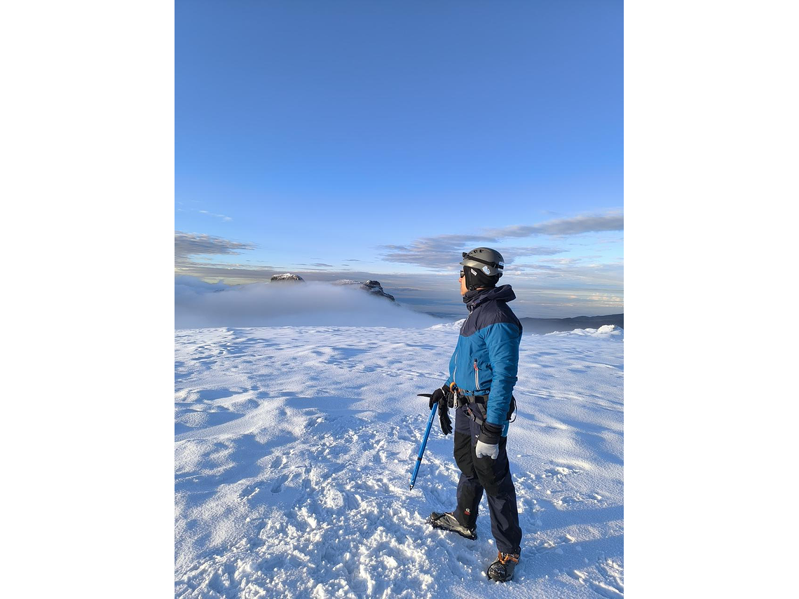 Santa Isabel Summit – Glacier Expedition