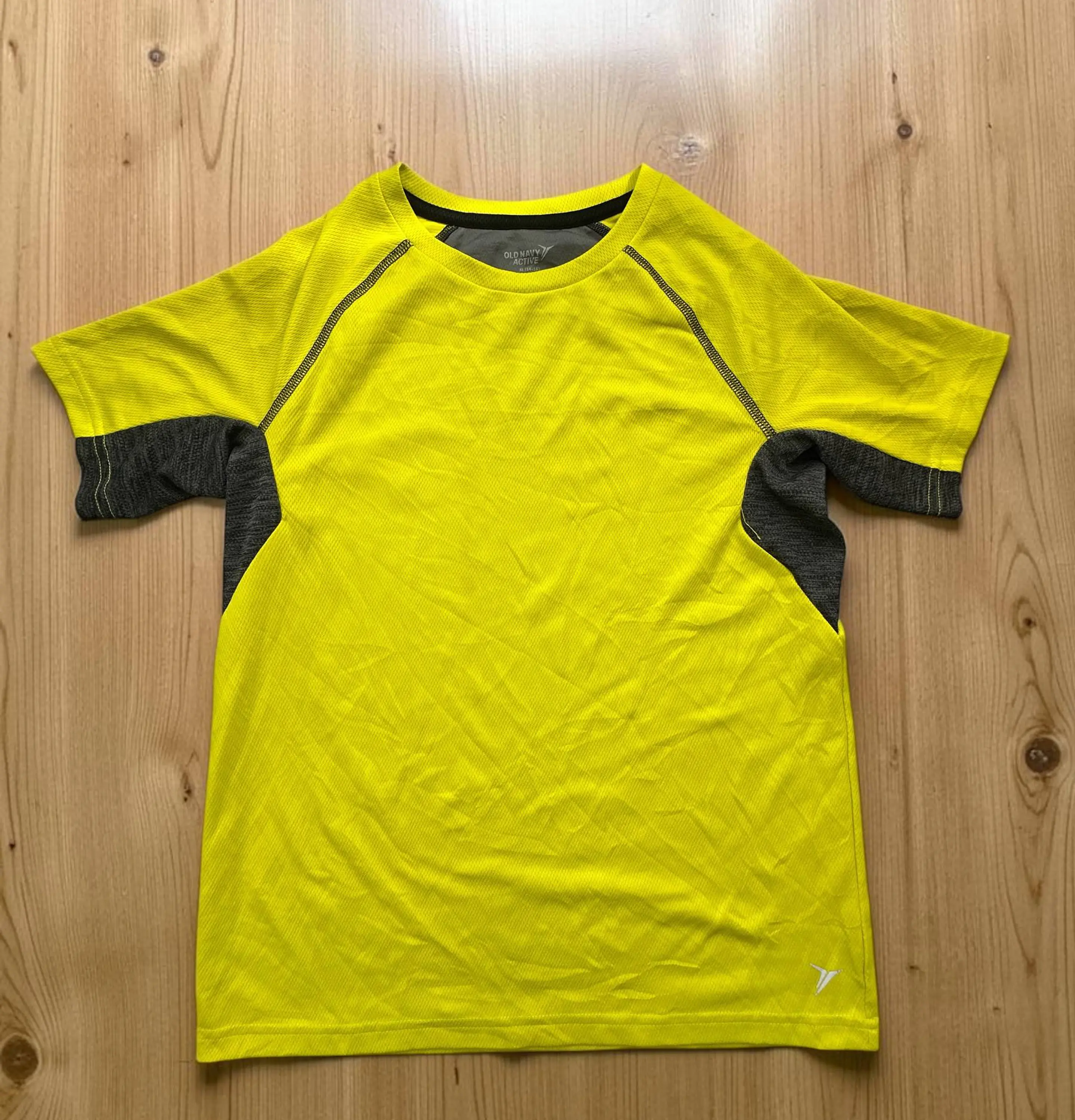 Old Navy Active Go-Dry | Polera Técnica Niño | Talla 14-16 1