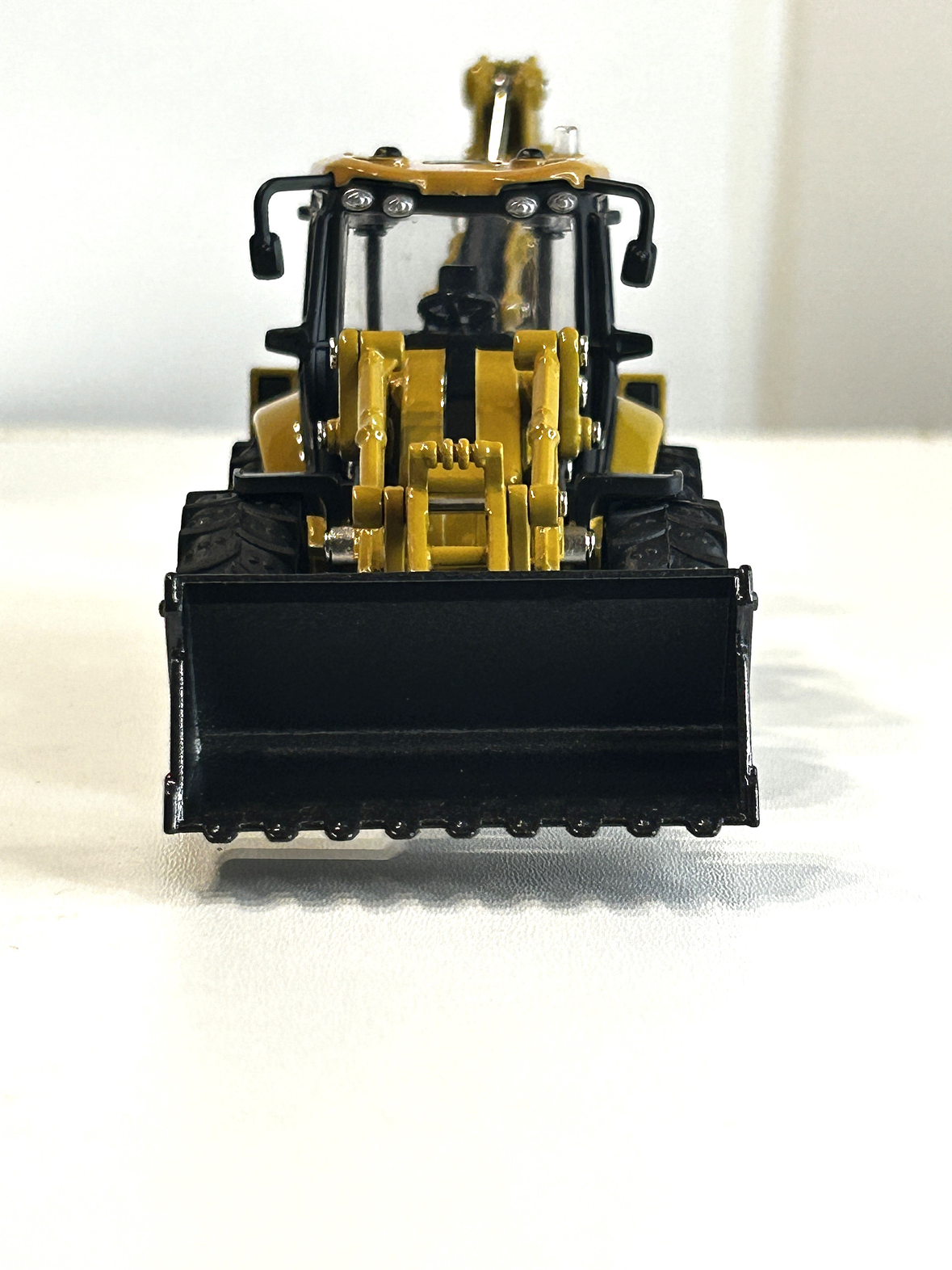 Retroexcavadora escala 1:50 en Metal | Vehículo de Construcción Coleccionable para Niños y Adulto 4