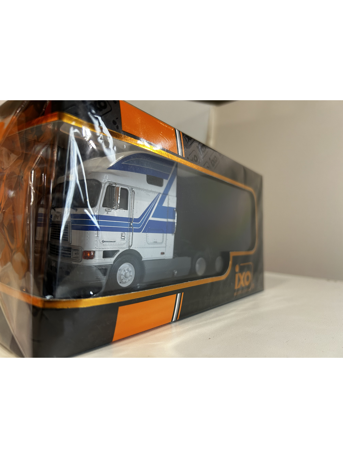 Camión International Eagle 9800 a Escala 1:43 | Modelo Coleccionable de Ixo models. De alta precisión 10