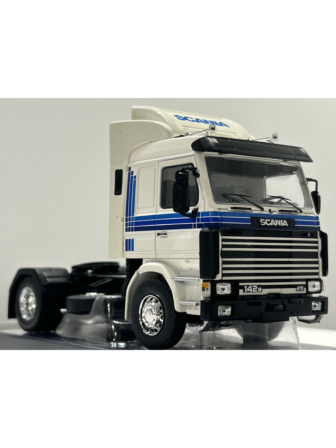 Camión Scania 142M Año 1987 – Ixo Models Escala 1:43 | Réplica Coleccionable de Alta Precisión 10