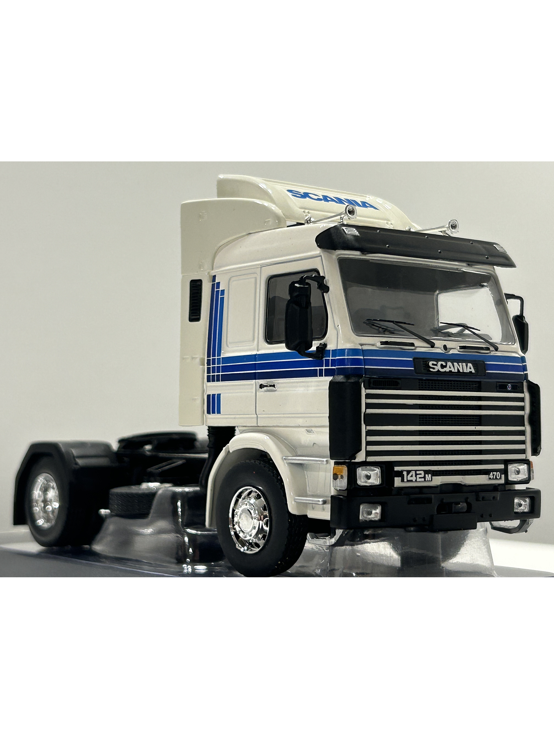 Camión Scania 142M Año 1987 – Ixo Models Escala 1:43 | Réplica Coleccionable de Alta Precisión 10