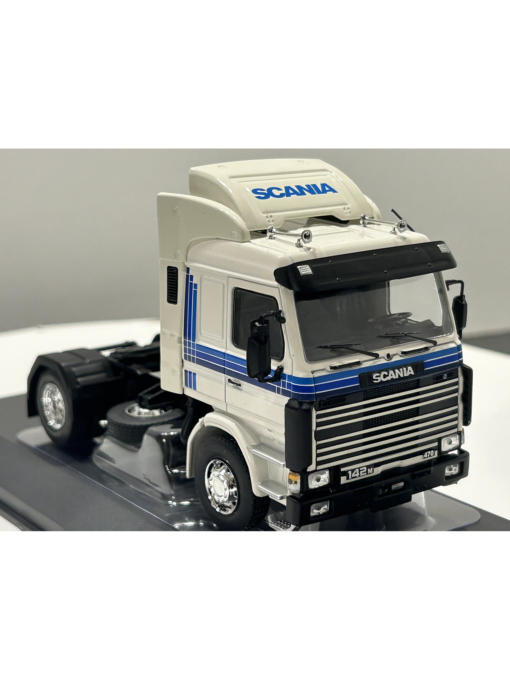 Camión Scania 142M Año 1987 – Ixo Models Escala 1:43 | Réplica Coleccionable de Alta Precisión 4