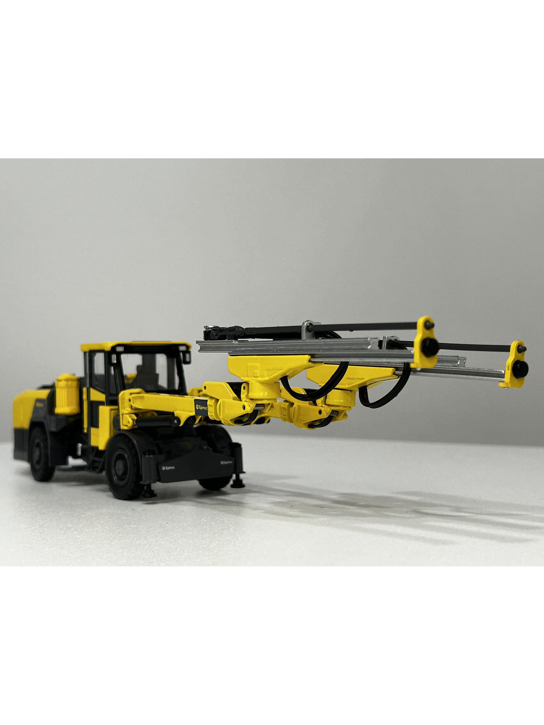 Jumbo Boomer M20 SG Epiroc. Escala 1:50 | Equipo Minería Subterránea en Metal Coleccionable (Die-cast)  3
