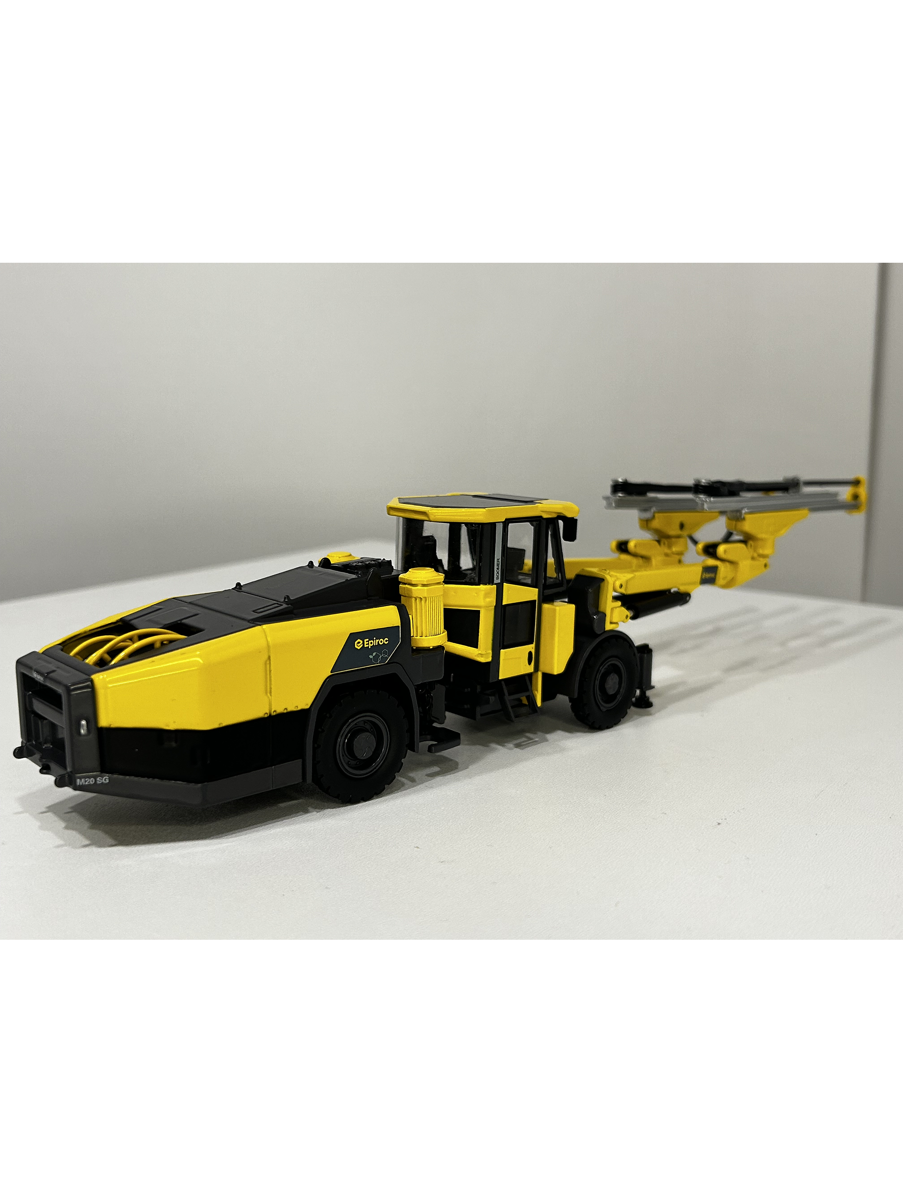 Jumbo Boomer M20 SG Epiroc. Escala 1:50 | Equipo Minería Subterránea en Metal Coleccionable (Die-cast)  8