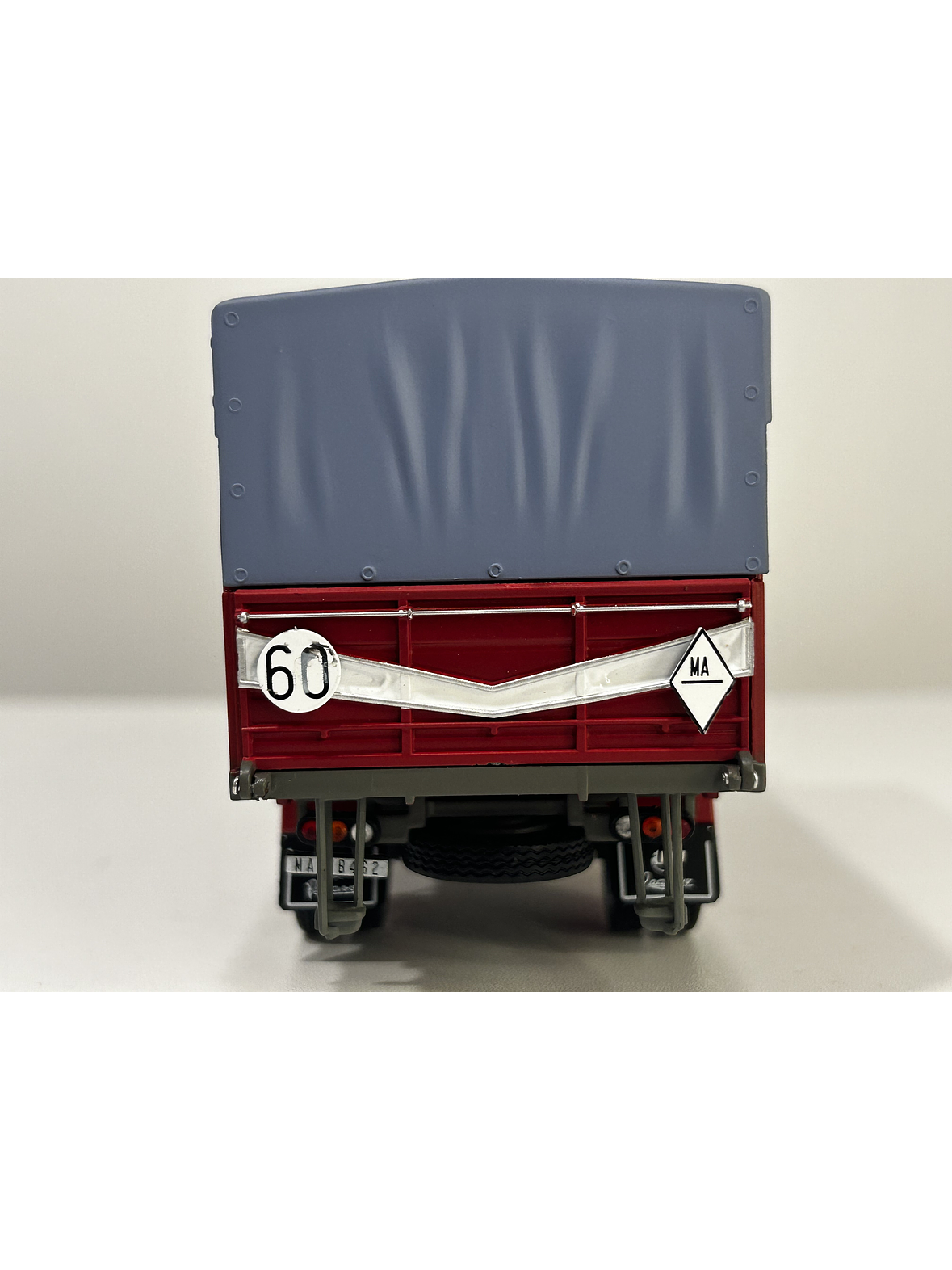 Pegaso 1095 “Transportes Alcántara” 1969 – Escala 1:43 | Die-cast Salvat (IXO) 7