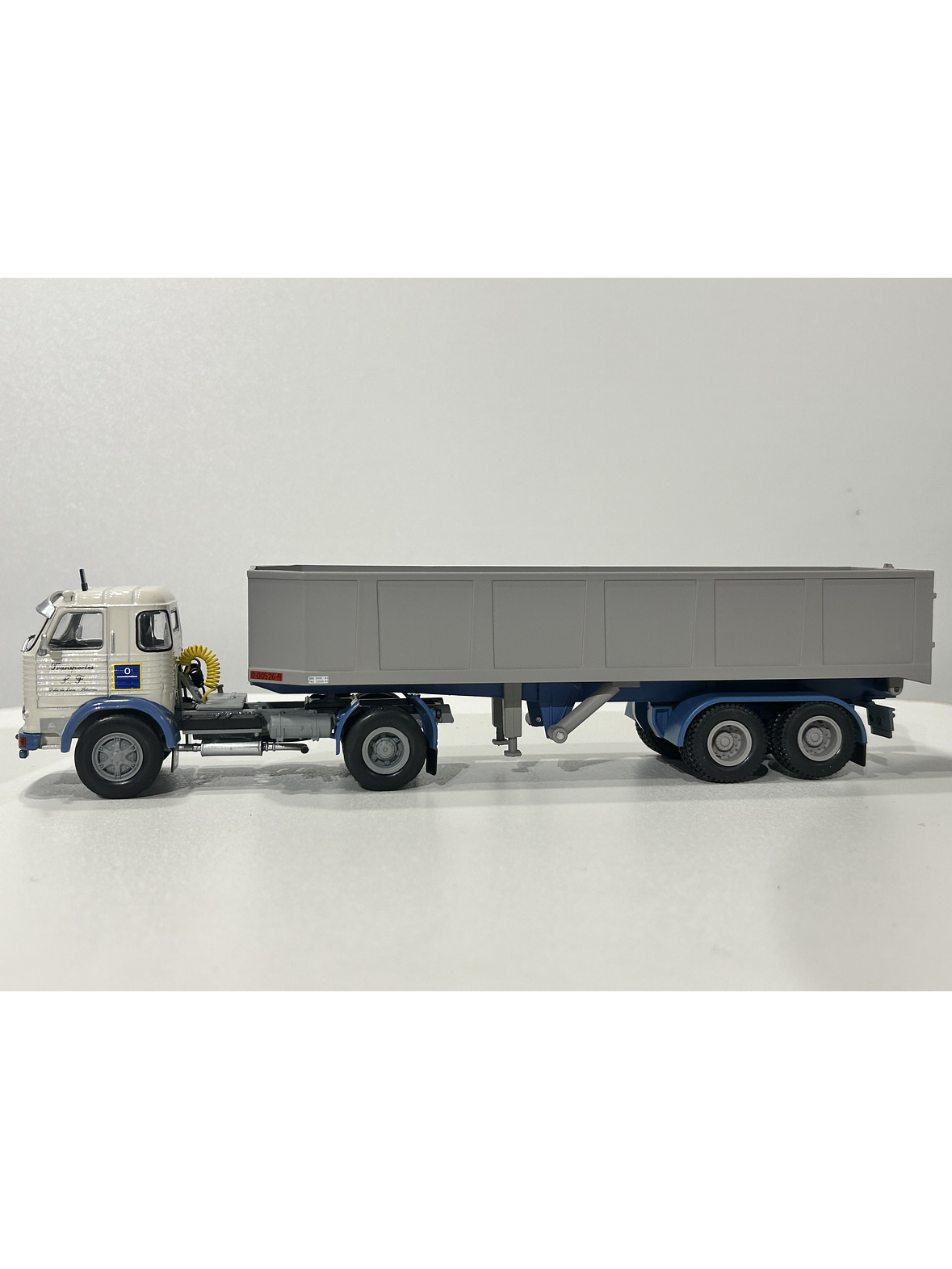 Pegaso 2020 B (1973) “Transportes L. Fidalgo” Tolva | Escala 1:43 Salvat/IXO Die-cast 10