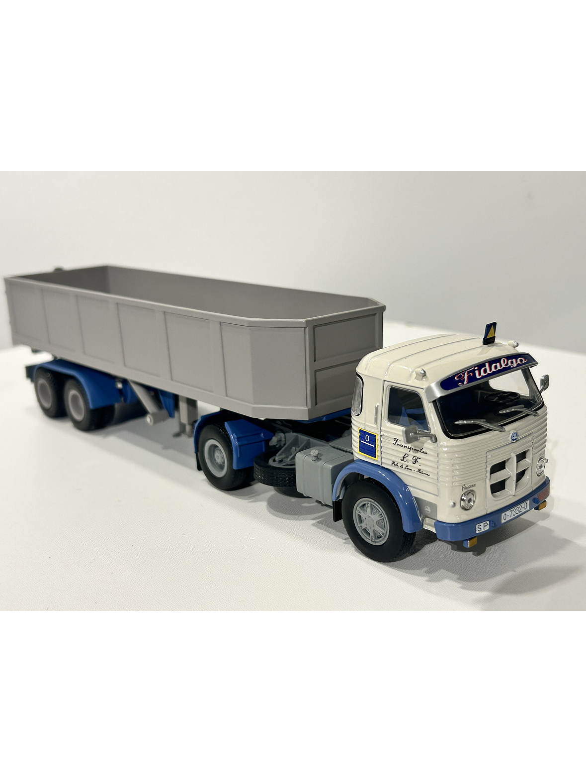 Pegaso 2020 B (1973) “Transportes L. Fidalgo” Tolva | Escala 1:43 Salvat/IXO Die-cast 5