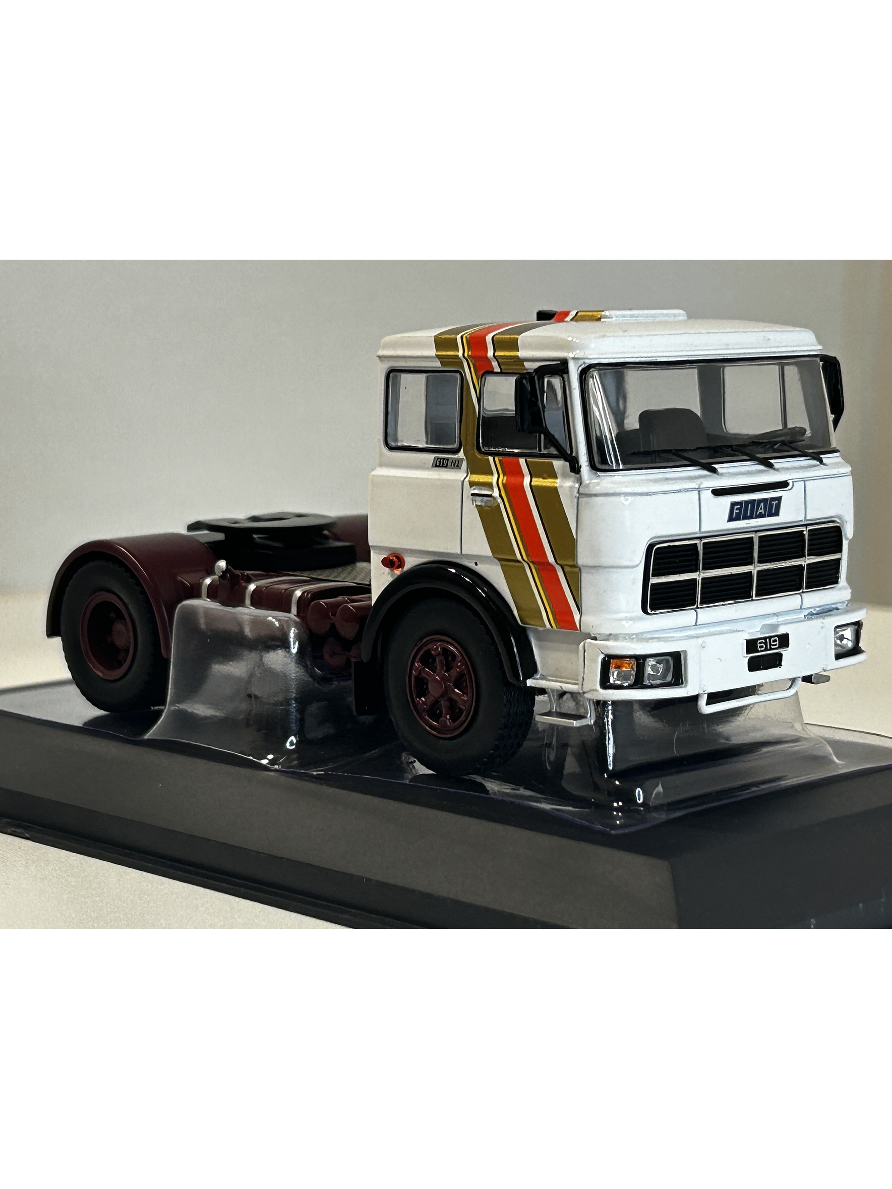 Fiat 619 N1 (1980) a Escala 1:43 | Ixo Models Camión Clásico Die-cast 4