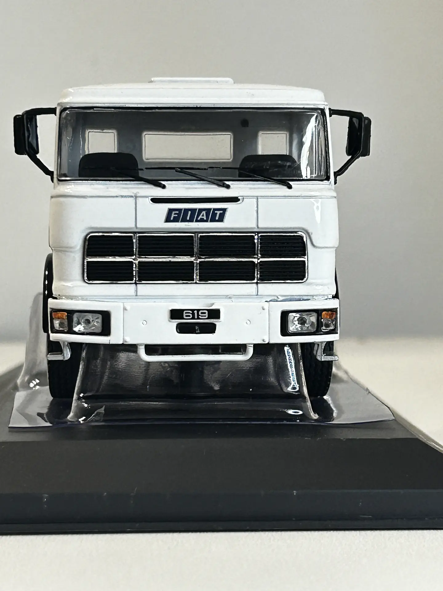 Camión Fiat 619 N1 (1980) | IXO 1:43 Coleccionable 2