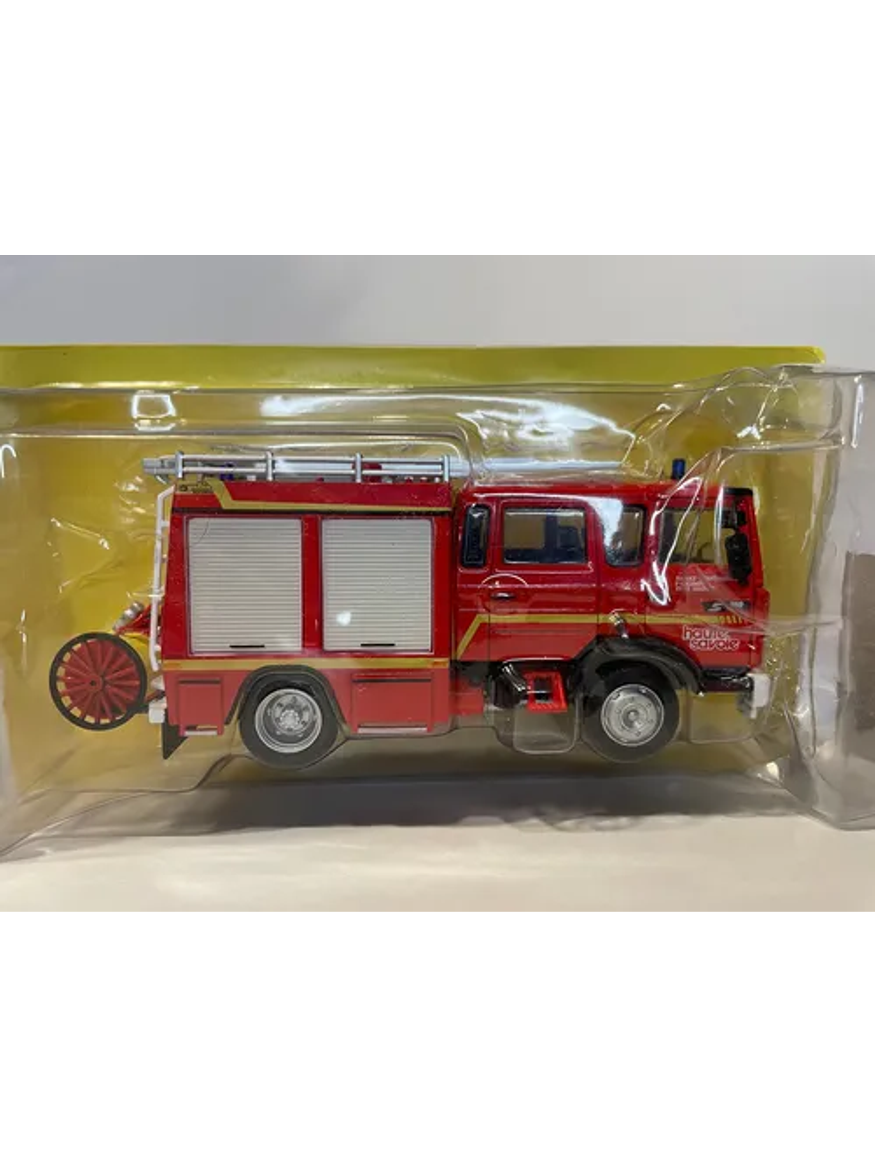 Camión de Bomberos Renault VI Midliner S180 “Haute-Savoie” | Escala 1:43 IXO/Salvat Die-cast 3