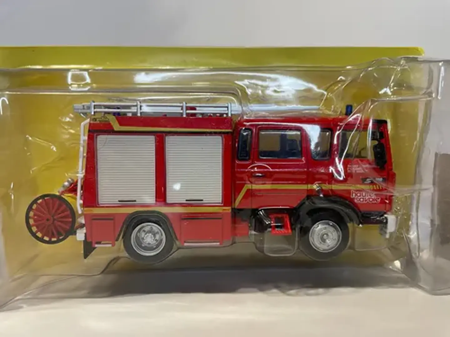 Camión de Bomberos Renault VI Midliner S180 | Edicola 1:43 3