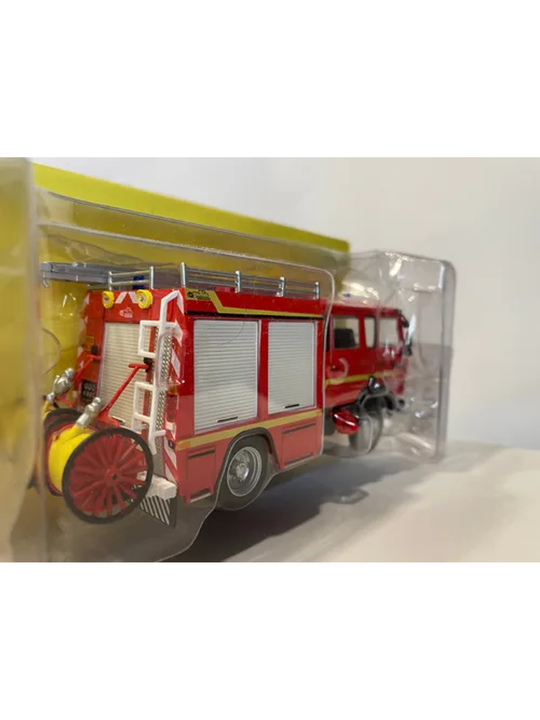 Camión de Bomberos Renault VI Midliner S180 “Haute-Savoie” | Escala 1:43 IXO/Salvat Die-cast 4