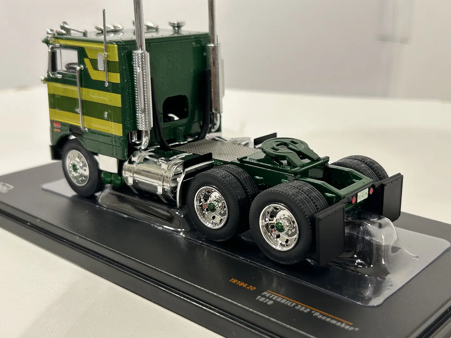 Camión Peterbilt 352 