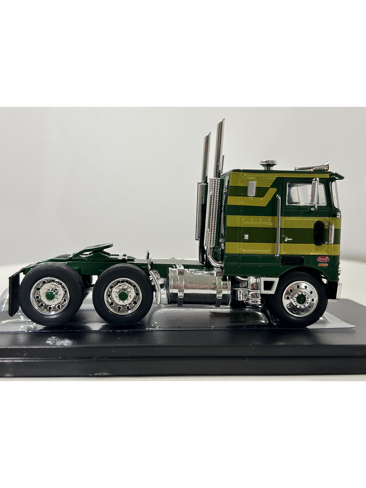 Peterbilt 352 “Pacemaker” 1979 a Escala 1:43 | Ixo Models Camión Americano Clásico Die-cast 8